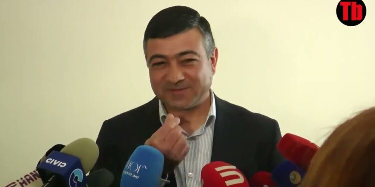Առուշանյանն է զանգում ուղիղ եթերում. Սարիկ Մինասյան