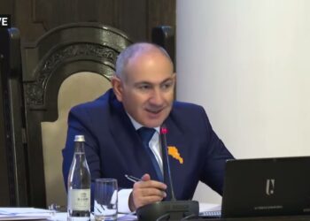 Լրահոսը կարդում ես՝ ոչ միայն ռեժիմն է խուճապի մեջ, բոլորն են խուճապի մեջ․ Նիկոլ Փաշինյան