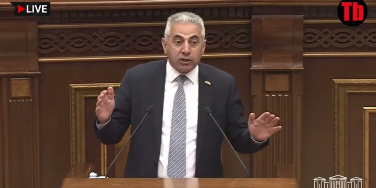 Ծառուկյանի սատկած առյուծի հիշատակին նվիրեք COP-17-ը, միլիոնավոր դոլար կորում է․ Էդգար Ղազարյան