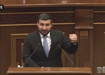 Զավեշտ՝ ԱԺ–ում․ Քանի՞ հատ թերմոս եք առել՝ 3 հատ, հլը 15 հազար հատ առեք, կտենաք ինչ գնով կտան