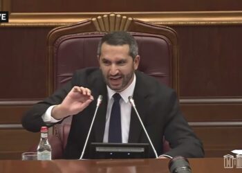 Իրավիճակը կրկին լարվեց. Հանգիստ նստեք տեղներդ, արի տեսնեմ՝ ինչ ես ասում