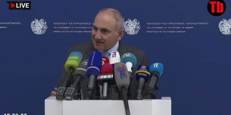 Փաշինյանն աջակցում ու ողջունում է ԱԺ-ում ՔՊ-ի հրահրած ծեծկռտուքը
