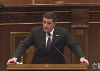 Ընդունեք ձեր սխալը, որ սահմանը ծակ ա էղել, ադրբեջանցին կարացել ա ներթափանցի. Ղազինյան