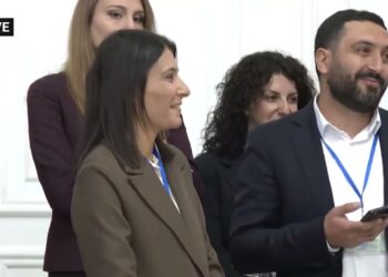 Մի հատ երգիչ կա՝ Մրոն, պար ա, որ պարում էր սեպտեմբերի 27-ին. Փաշինյան