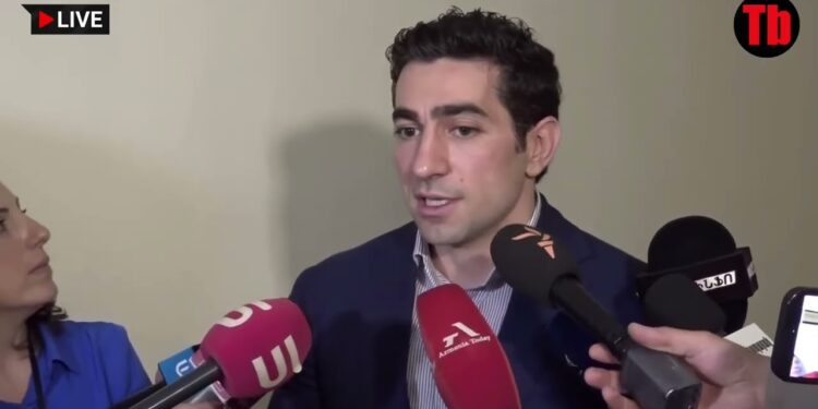 Նստացնել, բռնել, կոշիկ հանել, որևէ մեկը դա նորմա՞լ է համարում․ Լևոն Քոչարյան