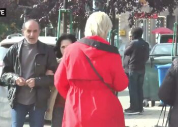 «Տասովկեք»՝ 25/4-ի մոտ. ՔՊ-ական համայնքապետի քարոզչապաստառով մեքենայի շուրջ աժիոտաժ է