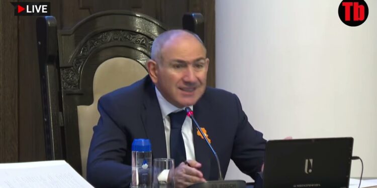 Մեղմ ասած ողջունում եմ Աջափնյակում քաղաքապետարանի գործողությունները․ Փաշինյան