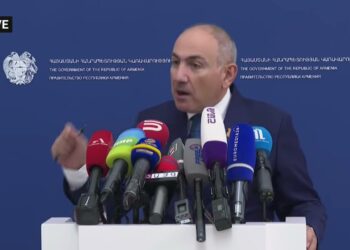 Ո՞վ ա ինքը, ինքը ոչ մեկ ա՝ սրբապիղծ. Փաշինյանը՝ կաթողիկոսին
