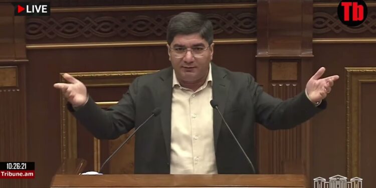 Ով գալիս ձեր թրի տակով անցնում ա, խաչը համբուրում, ուրեմն պլպլան ՔՊ ա՞, ստե՞ղ ա ձեր արժեհամակարգը