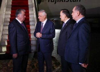 Տաջիկստանի նախագահ Էմոմալի Ռահմոնը ժամանել է Հայաստան