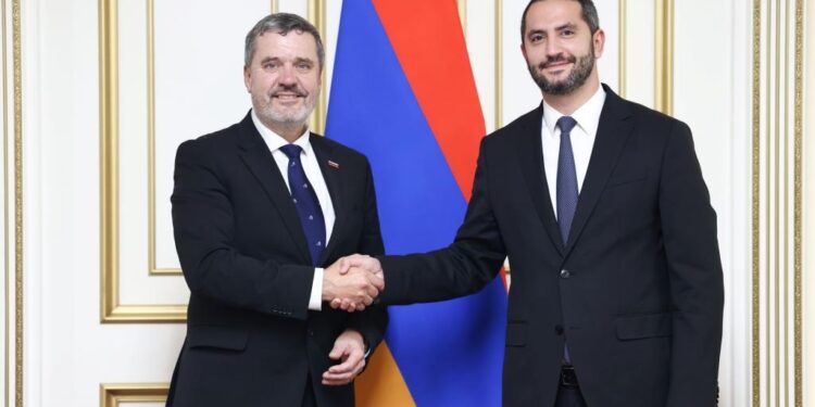 Ռուբինյանն ու Կայզերը քննարկել են տարածաշրջանային իրավիճակը