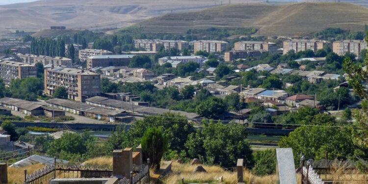 Ադրբեջանցին հայ կնոջ վրա կրшկել է՝ երեք երեխաների ներկայությամբ. գյուղապետը մանրամասներ է հայտնել