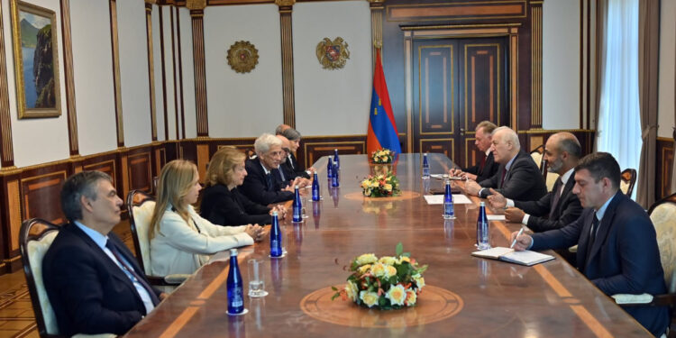 Վահագն Խաչատուրյանն ընդունել է «Գալուստ Գյուլբենկյան» հիմնադրամի հոգաբարձուների խորհրդի նախագահին