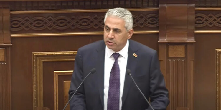 Ռուբեն Ռուբինյանի կարգադրությամբ Էդգար Ղազարյանը չվճարվող արձակուրդի կգնա